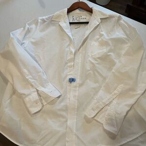 Frank & Eileen “Eileen” White Women’s Button Down Shirt